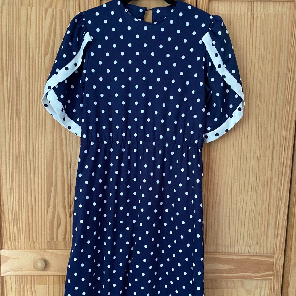 Retro polka-dot Size 8 Petite stretchy dress.